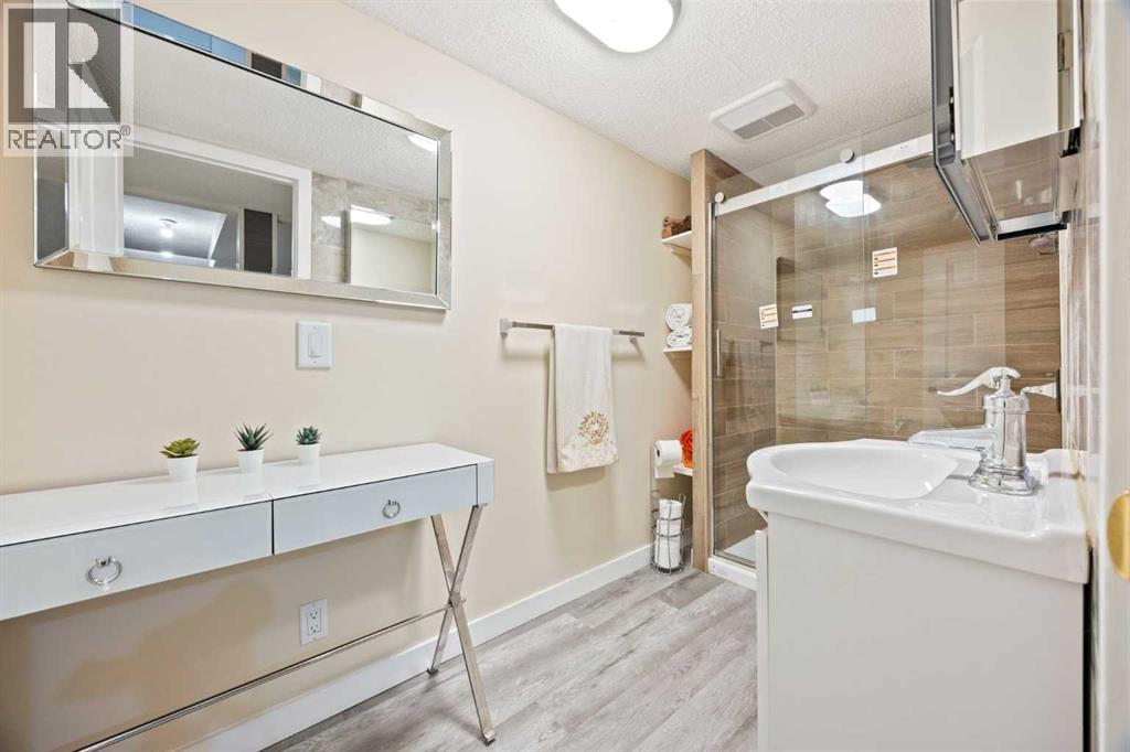 Single Family House for Sale in  Hawkville Close NW Hawkwood Calgary 