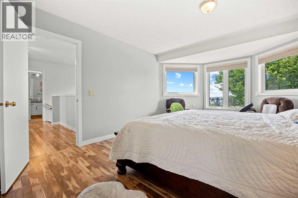 Single Family House for Sale in  Hawkville Close NW Hawkwood Calgary 