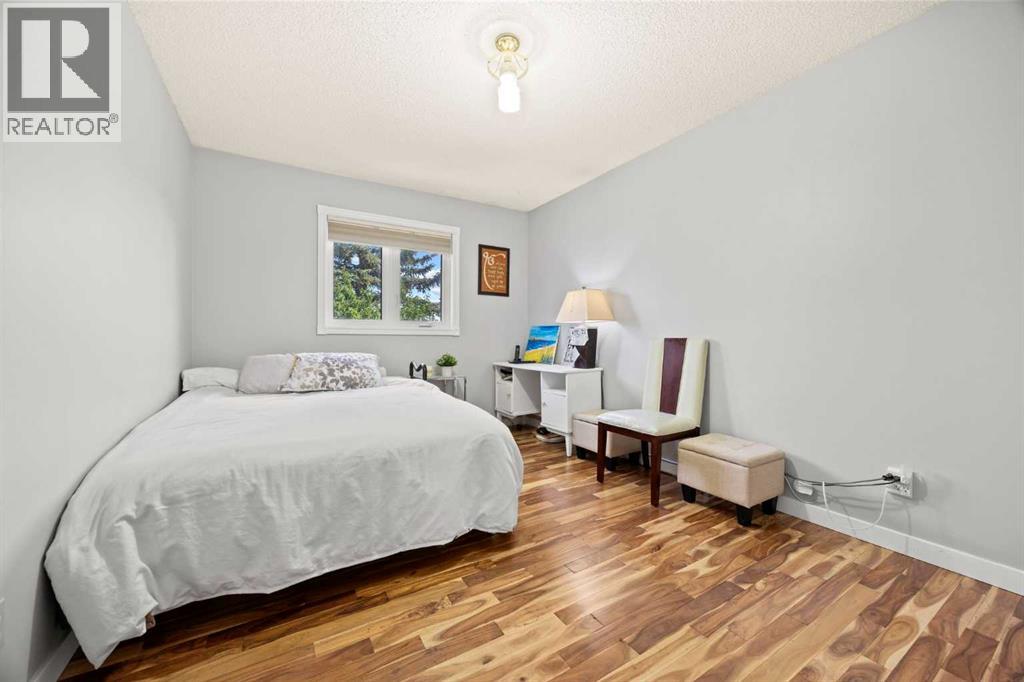Single Family House for Sale in  Hawkville Close NW Hawkwood Calgary 