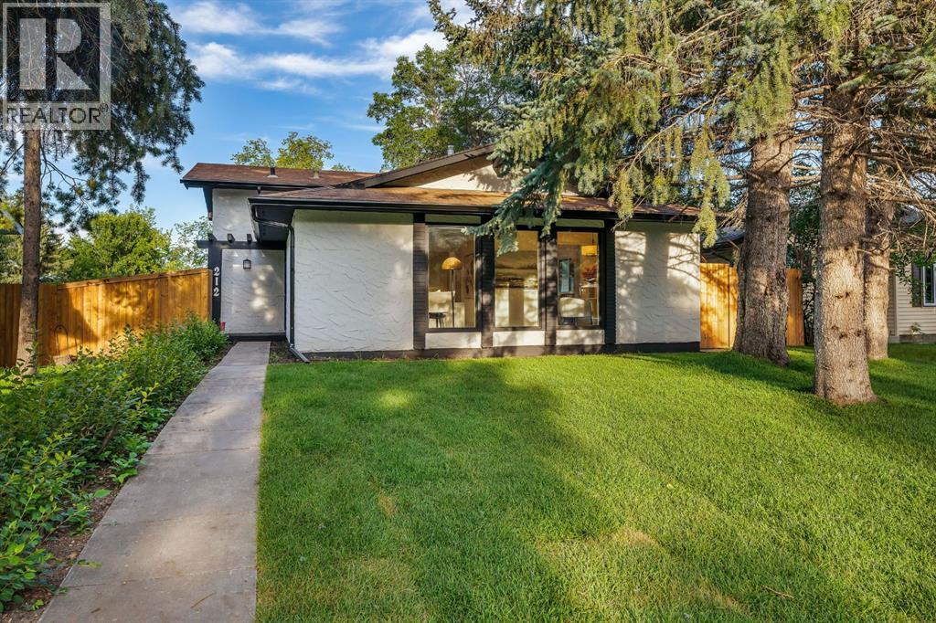 Photo 1 of 212 Midlawn Close Se, Calgary AB