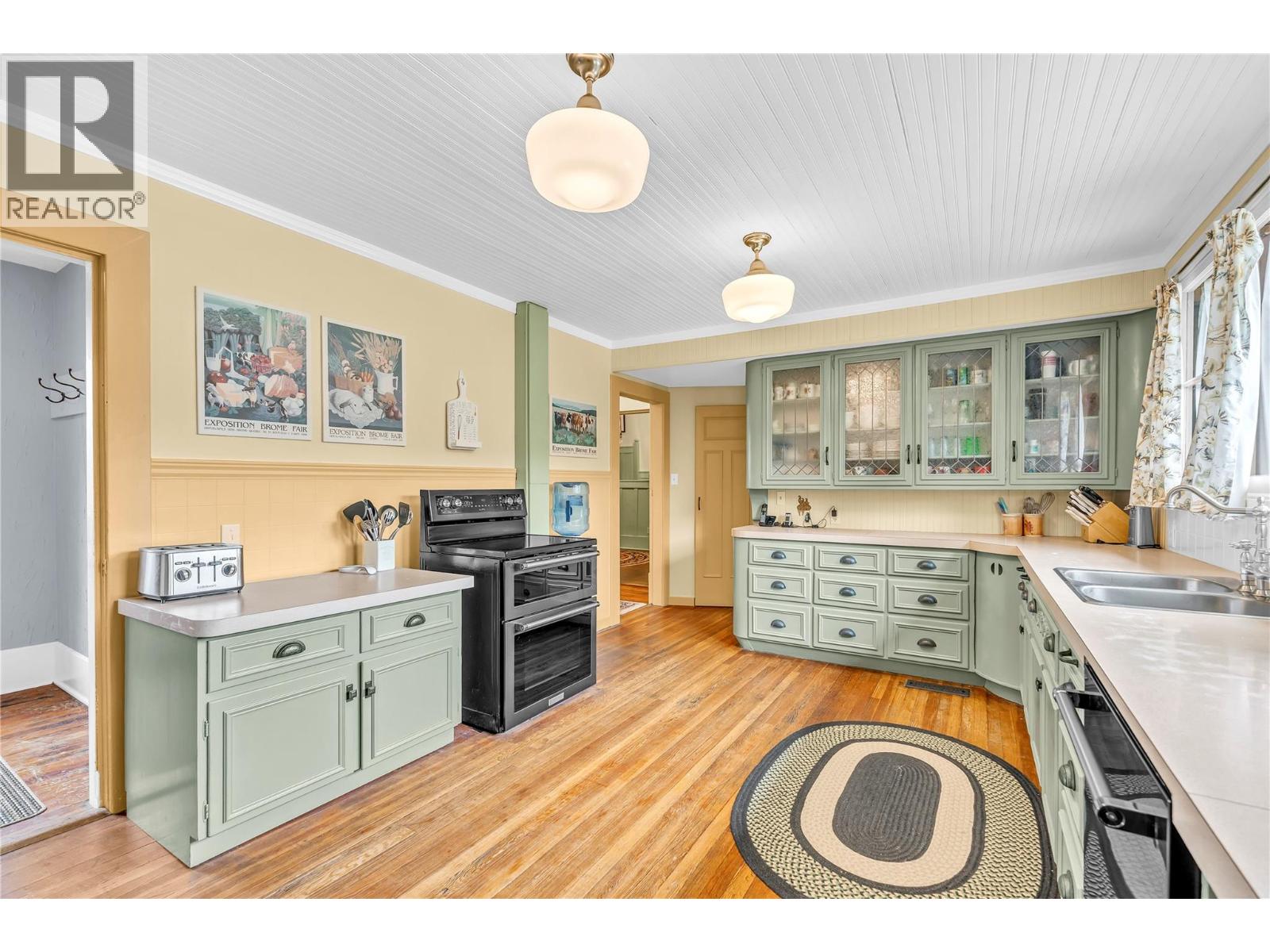  12405 Reynolds Avenue, Summerland