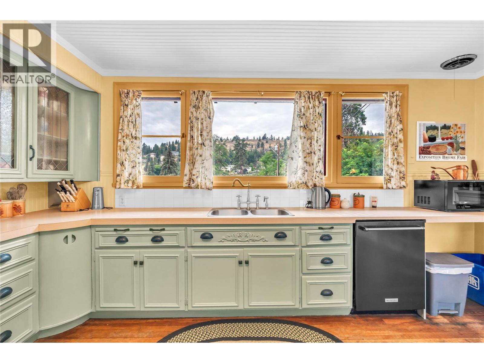  12405 Reynolds Avenue, Summerland