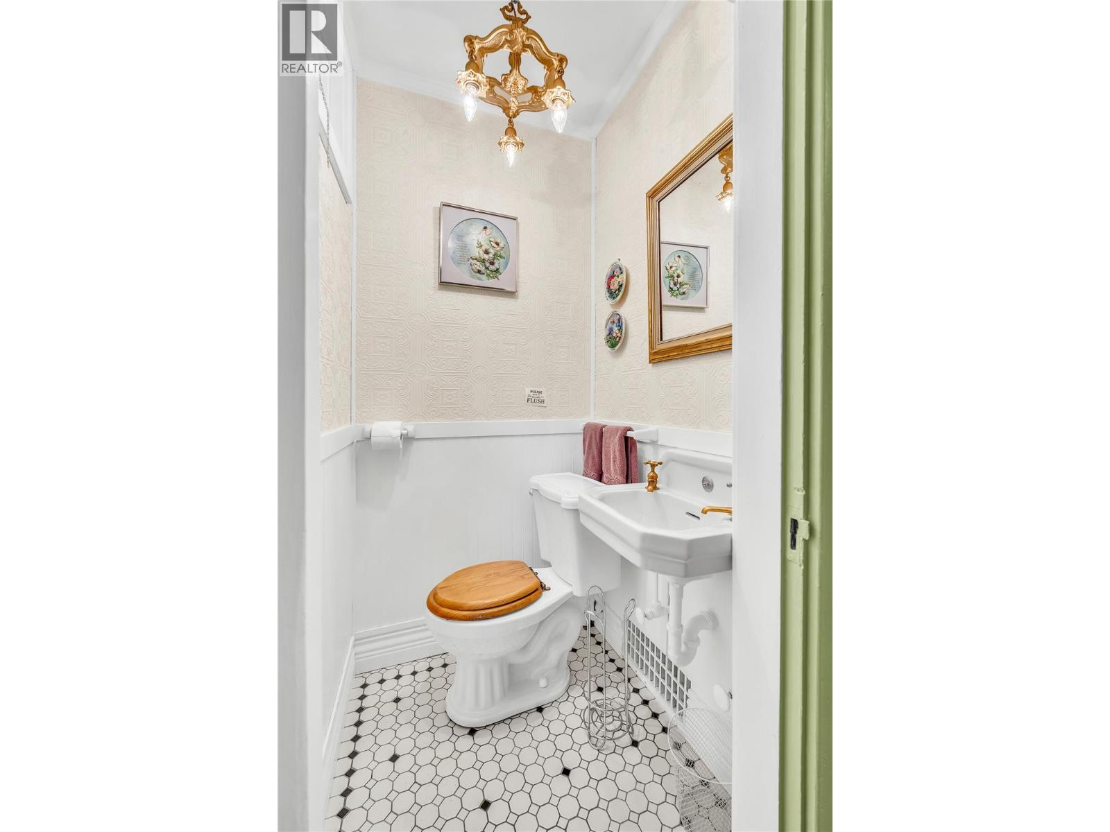  12405 Reynolds Avenue, Summerland
