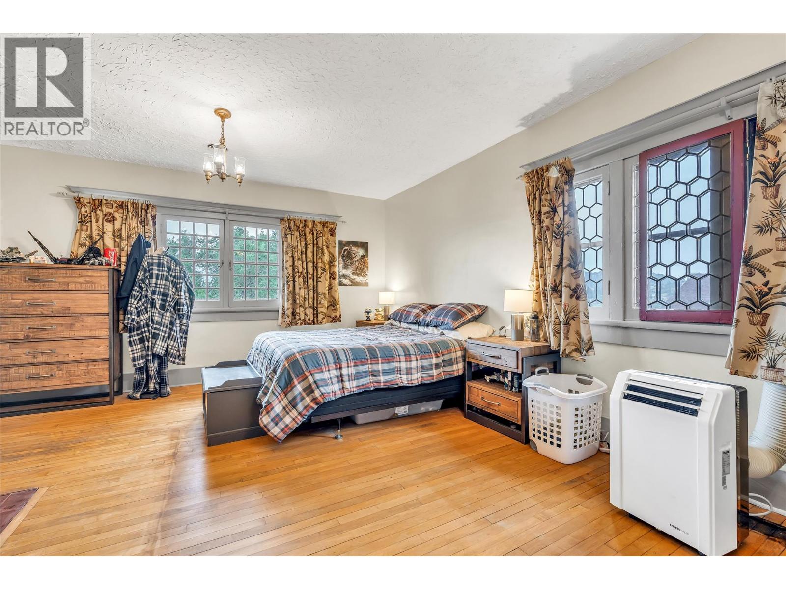  12405 Reynolds Avenue, Summerland