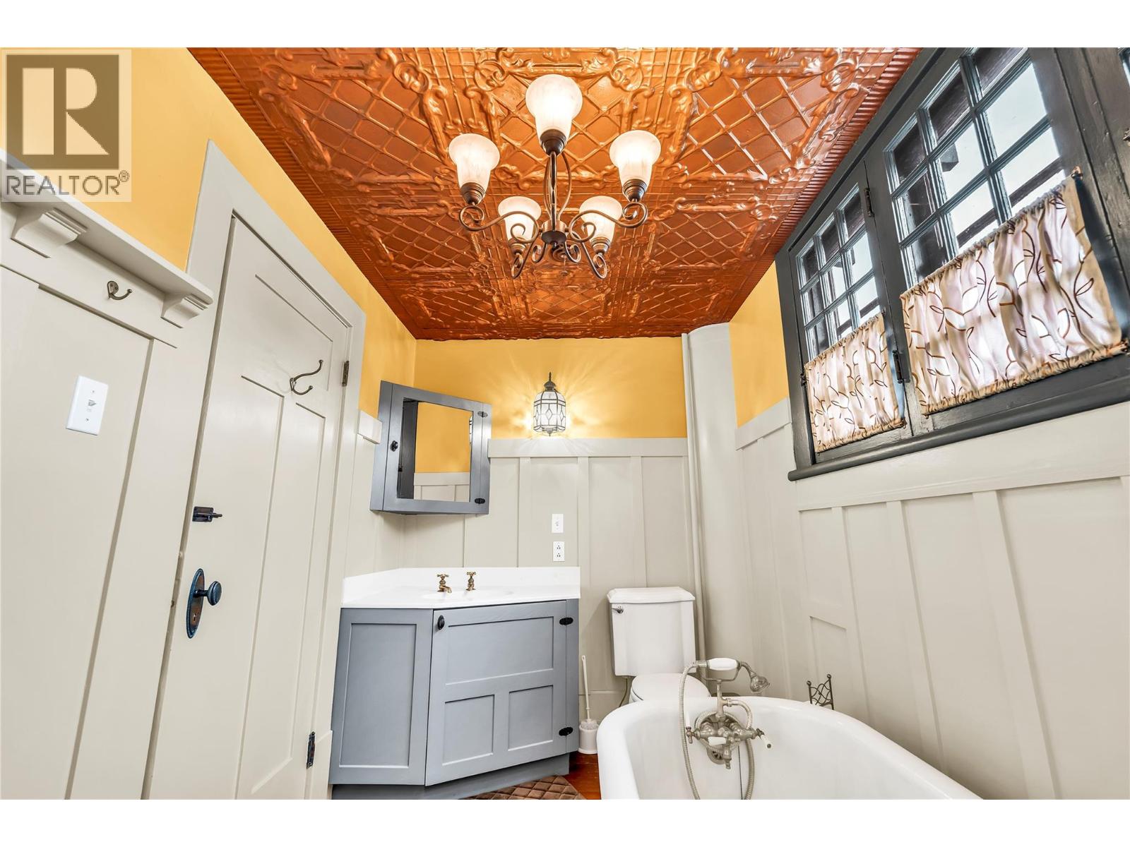  12405 Reynolds Avenue, Summerland