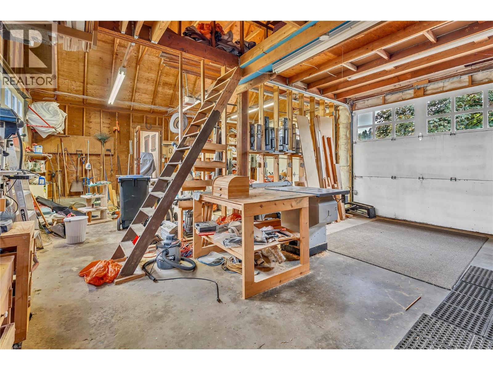  12405 Reynolds Avenue, Summerland