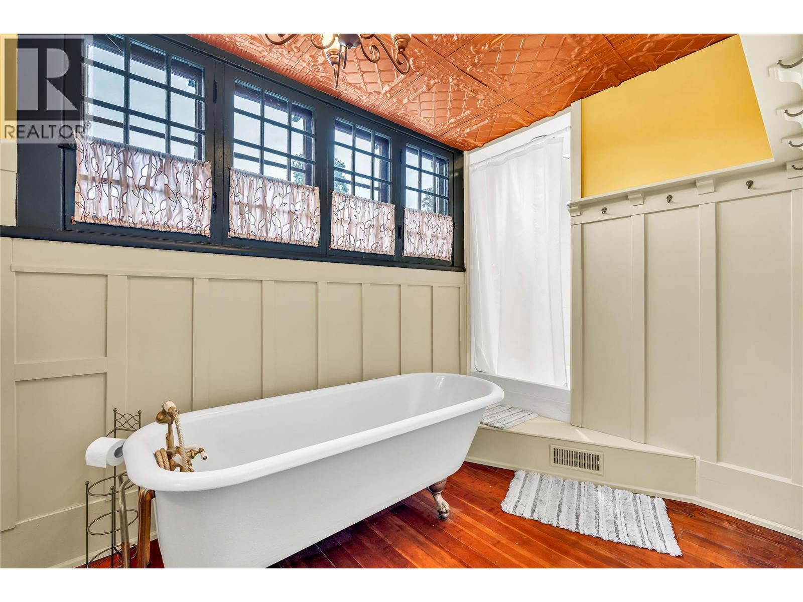  12405 Reynolds Avenue, Summerland