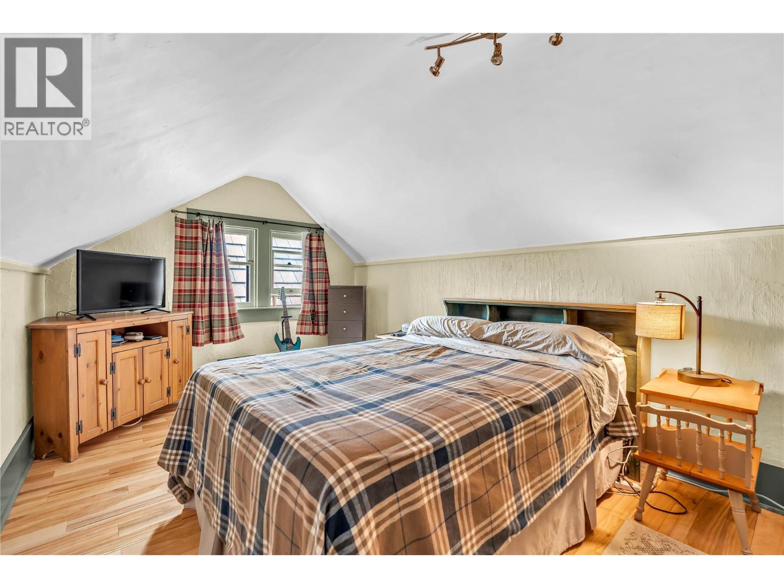  12405 Reynolds Avenue, Summerland
