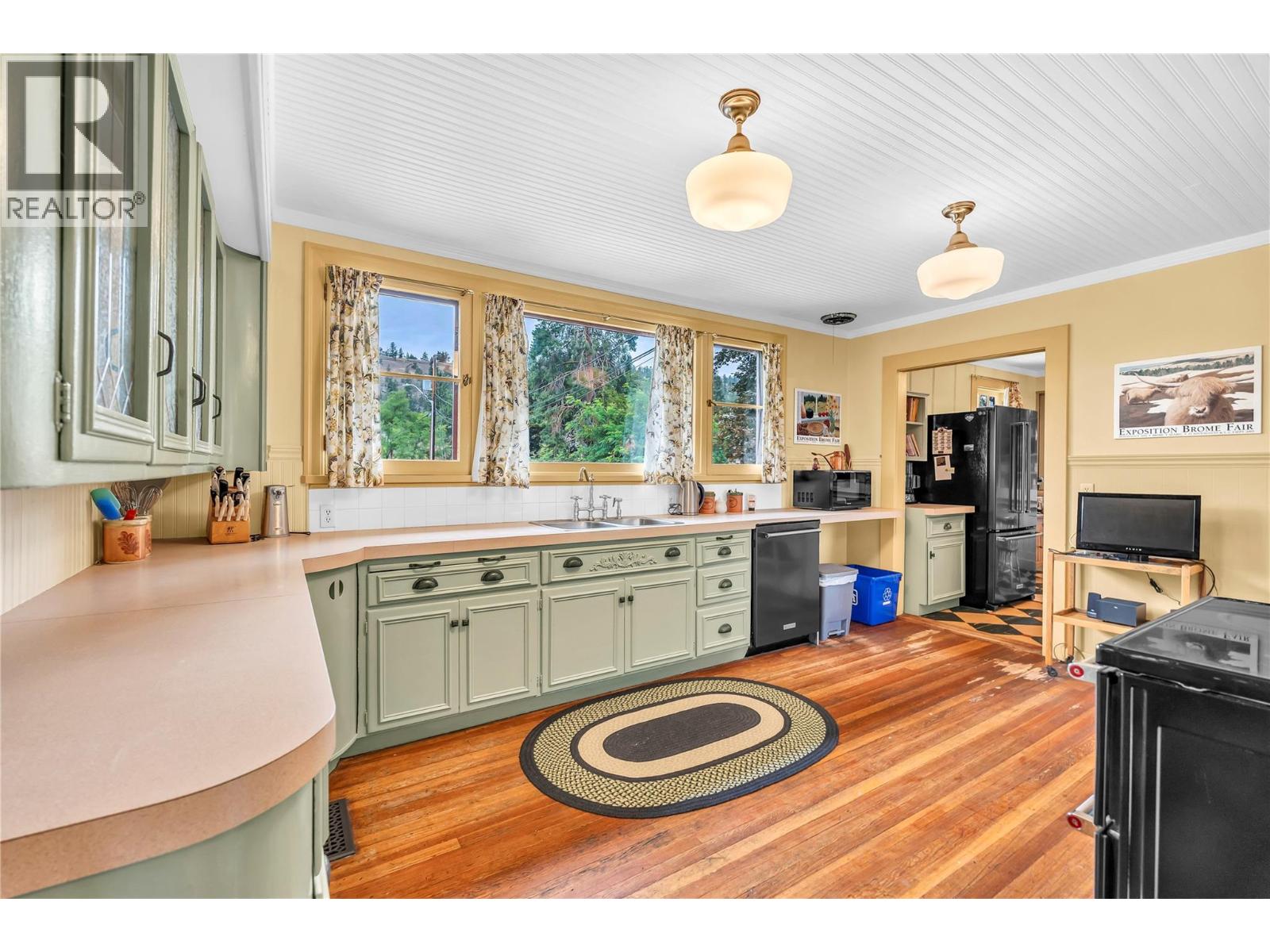  12405 Reynolds Avenue, Summerland