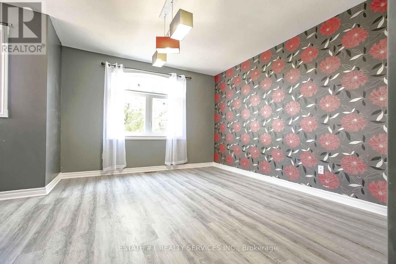 Photo 15 of 117 Richwood Crescent, Brampton ON