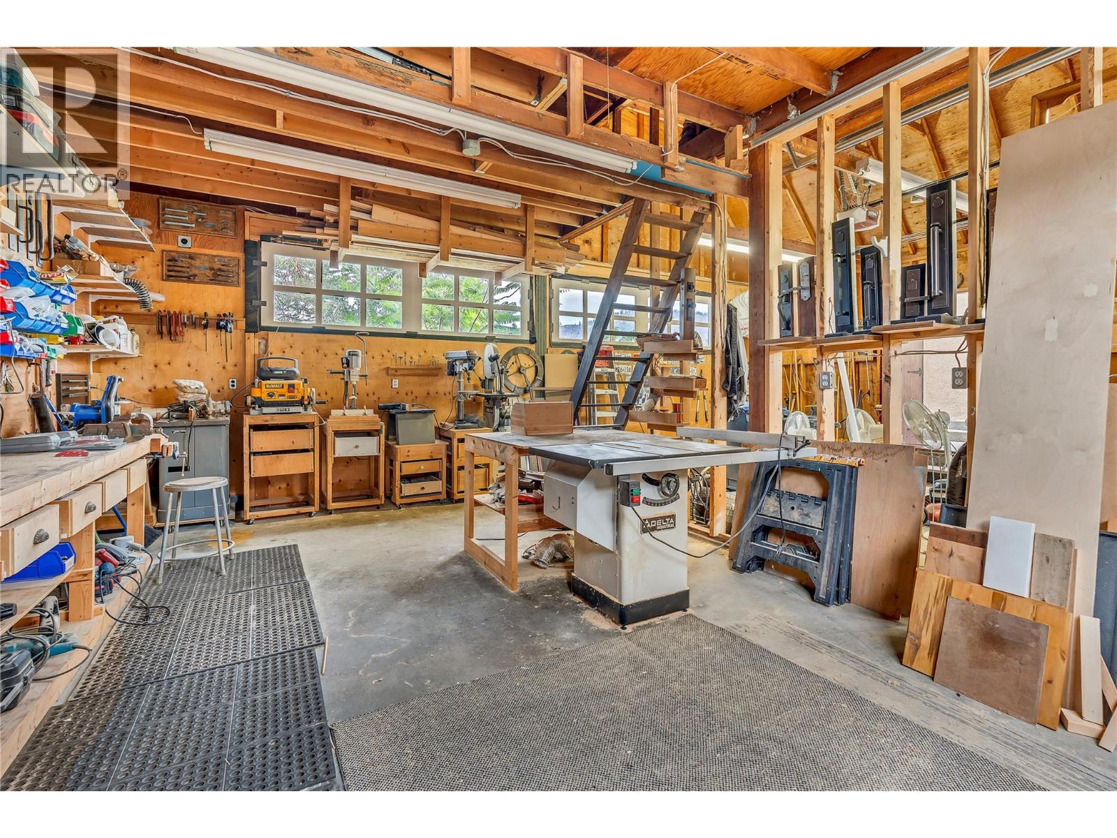  12405 Reynolds Avenue, Summerland