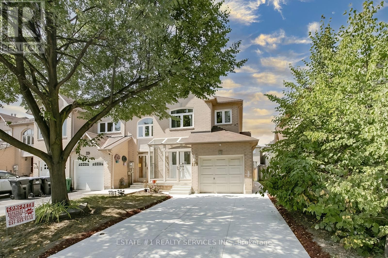 Photo 2 of 117 Richwood Crescent, Brampton ON