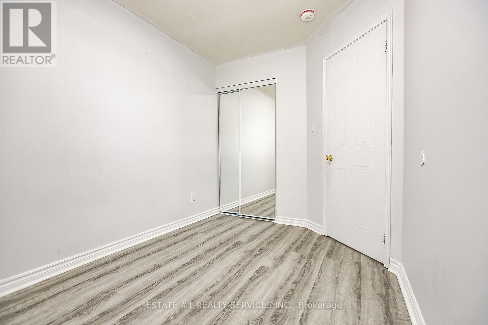 Photo 26 of 117 Richwood Crescent, Brampton ON