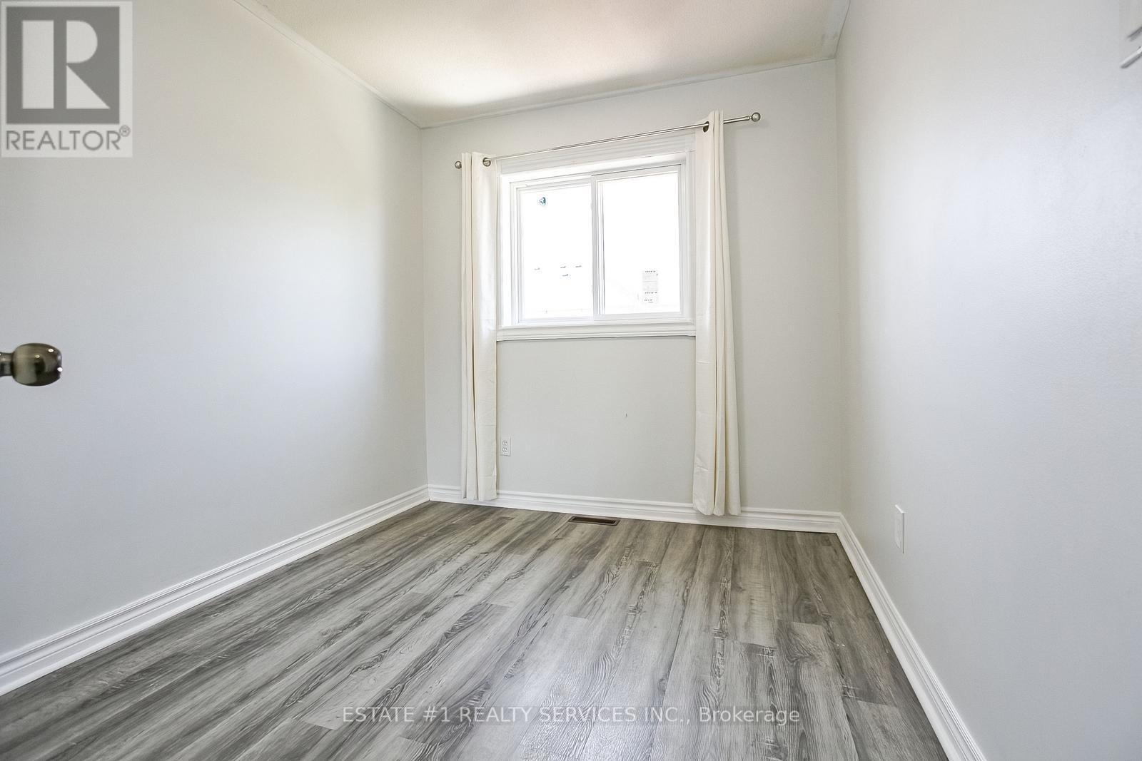 Photo 22 of 117 Richwood Crescent, Brampton ON