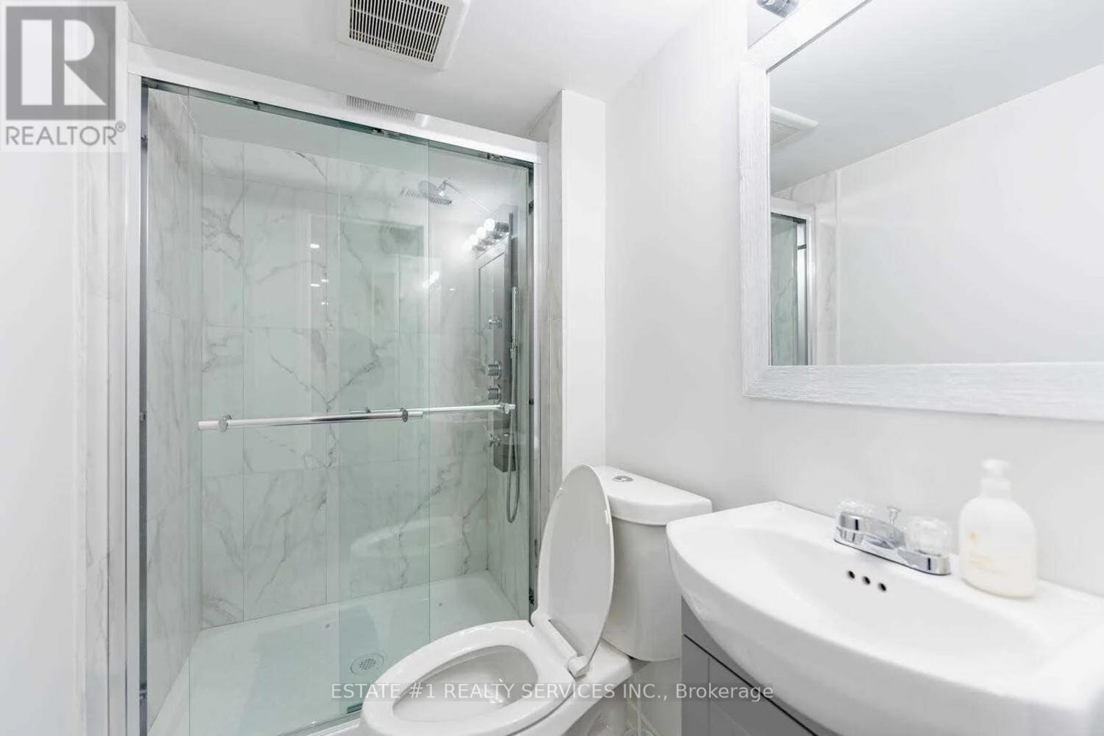 Photo 28 of 117 Richwood Crescent, Brampton ON