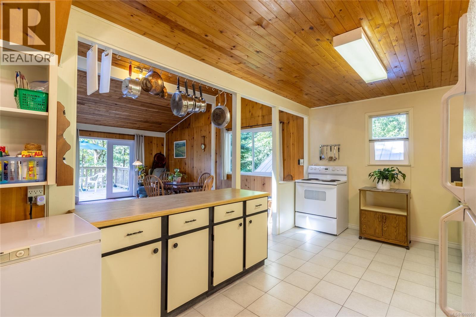 2703 Brigadoon Crescent, Pender Island