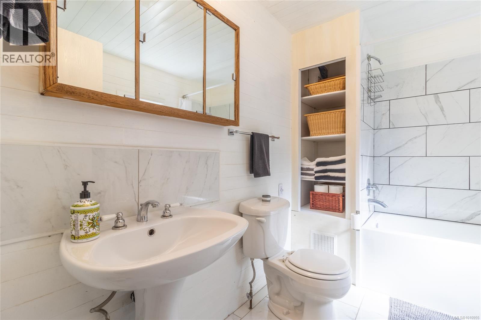  2703 Brigadoon Crescent, Pender Island