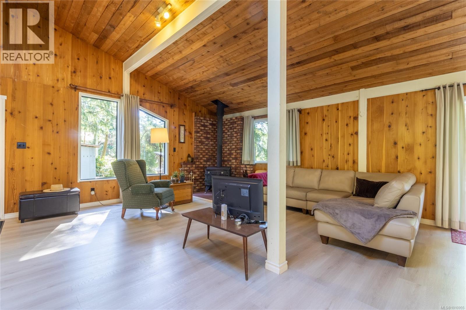  2703 Brigadoon Crescent, Pender Island