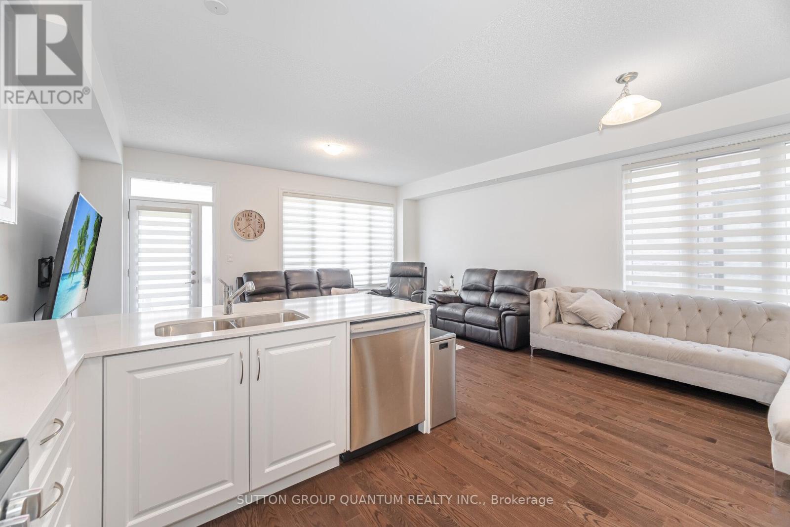 Photo 5 of 462 Celandine Terrace, Milton ON