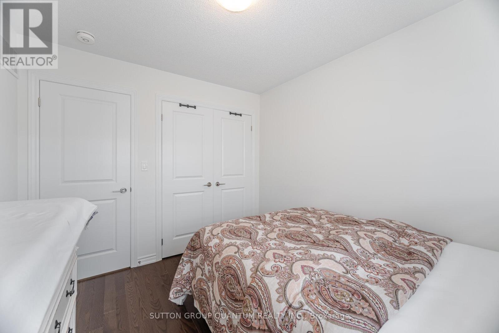 Photo 2 of 462 Celandine Terrace, Milton ON