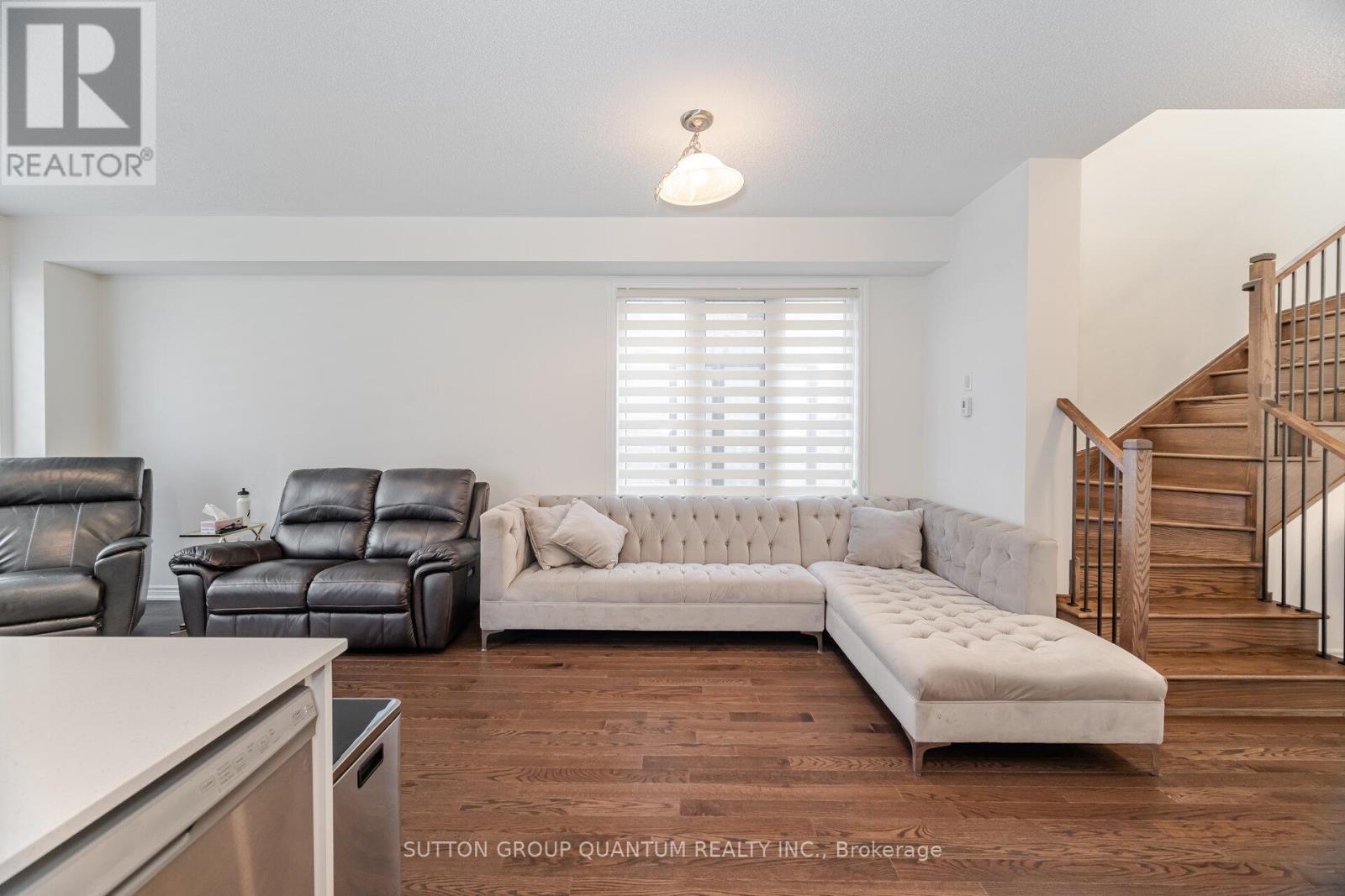 Photo 4 of 462 Celandine Terrace, Milton ON