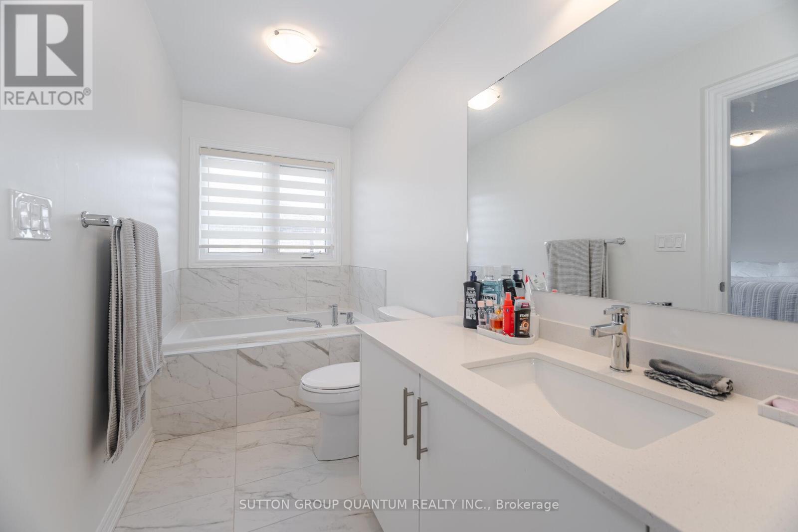 Photo 13 of 462 Celandine Terrace, Milton ON