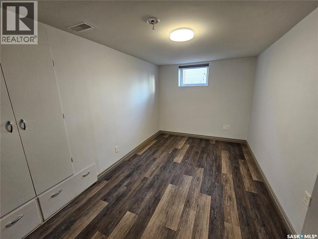 Single Family House Bungalow for Sale in  th AVENUE NW Swift Current 