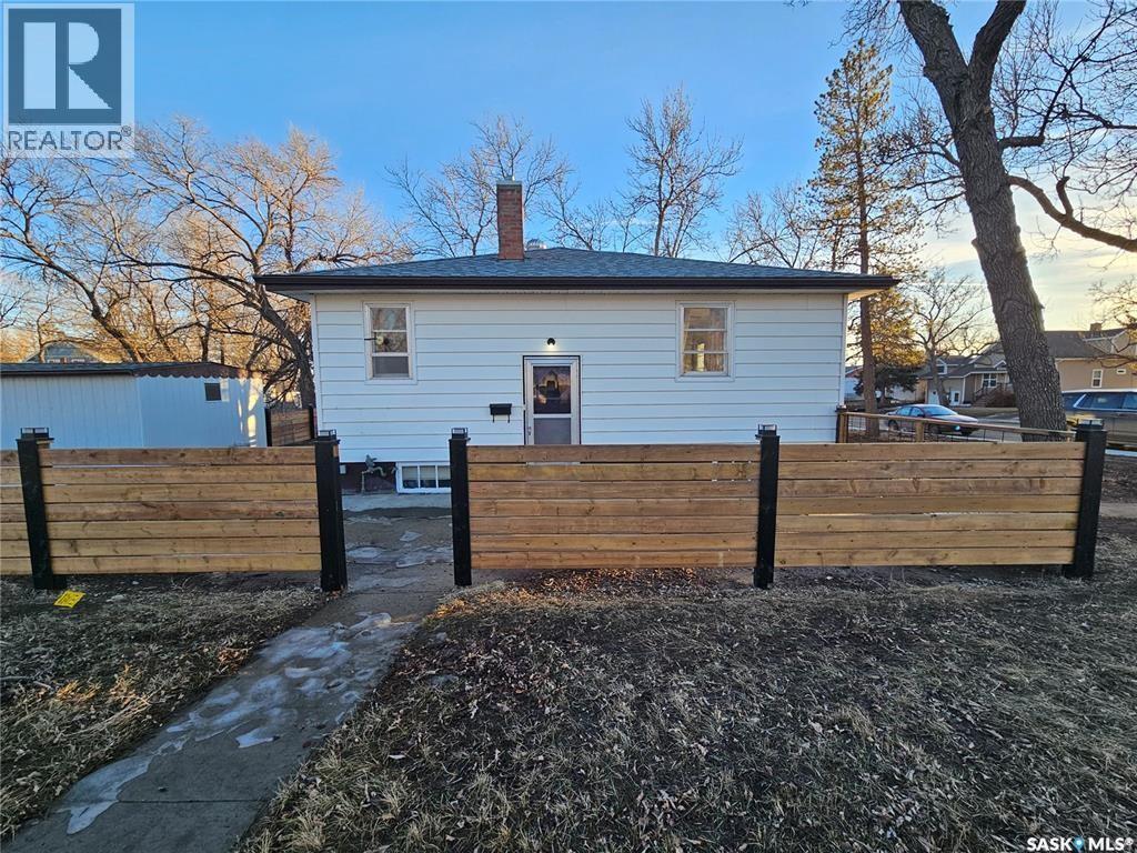 Single Family House Bungalow for Sale in  th AVENUE NW Swift Current 