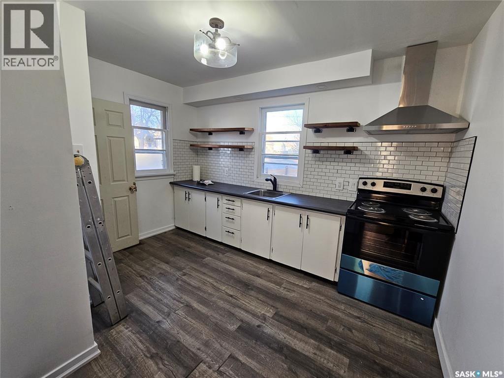 Single Family House Bungalow for Sale in  th AVENUE NW Swift Current 