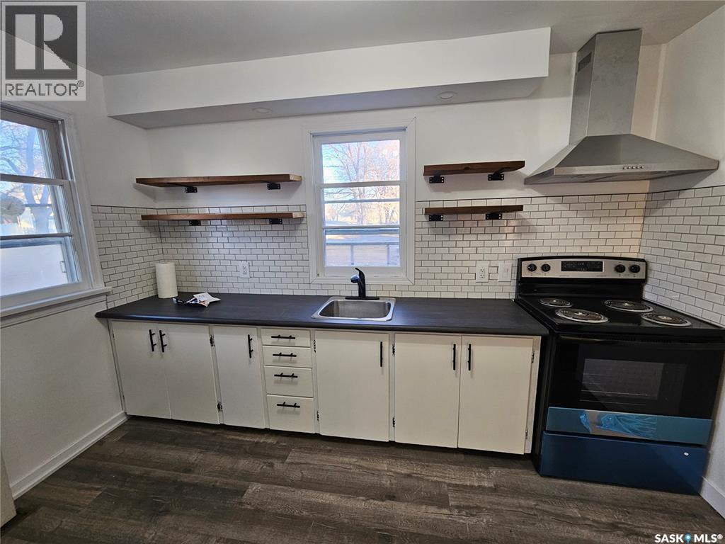 Single Family House Bungalow for Sale in  th AVENUE NW Swift Current 