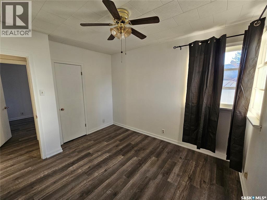 Single Family House Bungalow for Sale in  th AVENUE NW Swift Current 