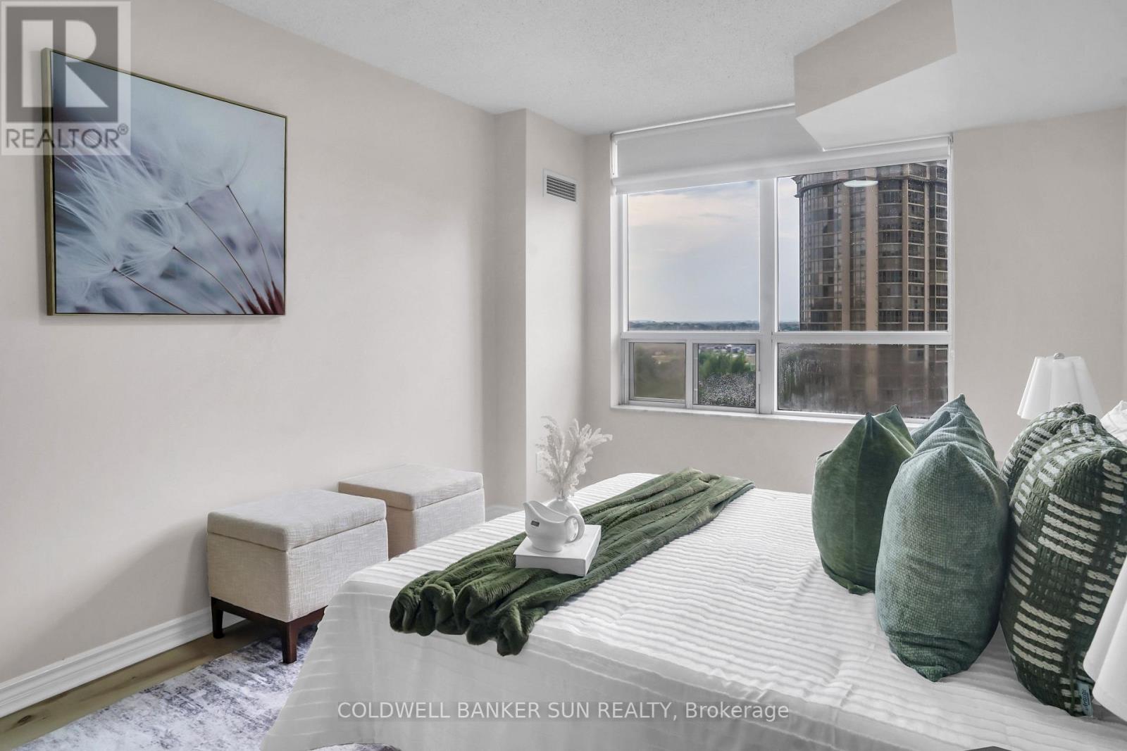 Photo 10 of 1104 35 Kingsbridge Garden Circle, Mississauga ON