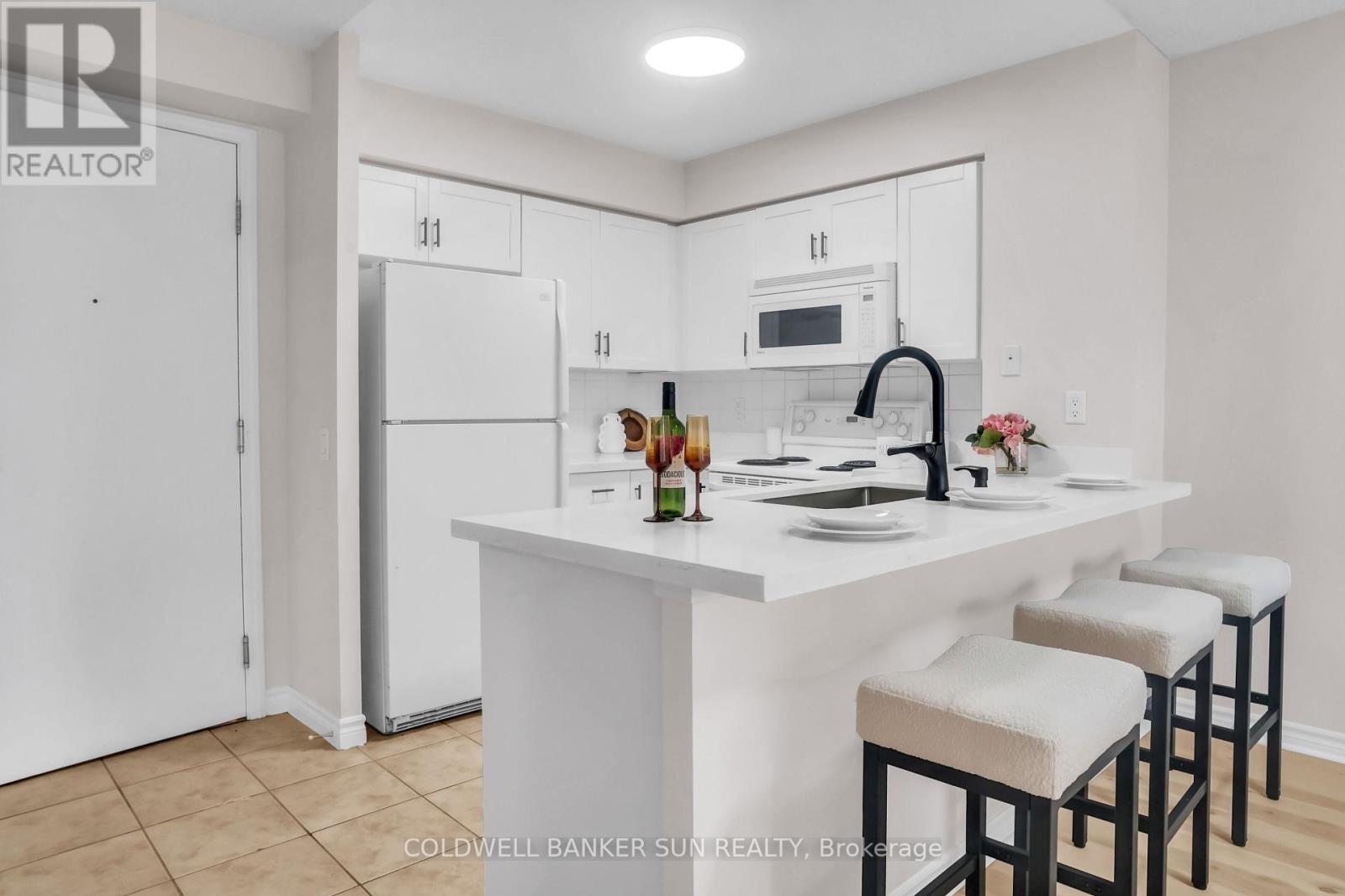 Photo 17 of 1104 35 Kingsbridge Garden Circle, Mississauga ON
