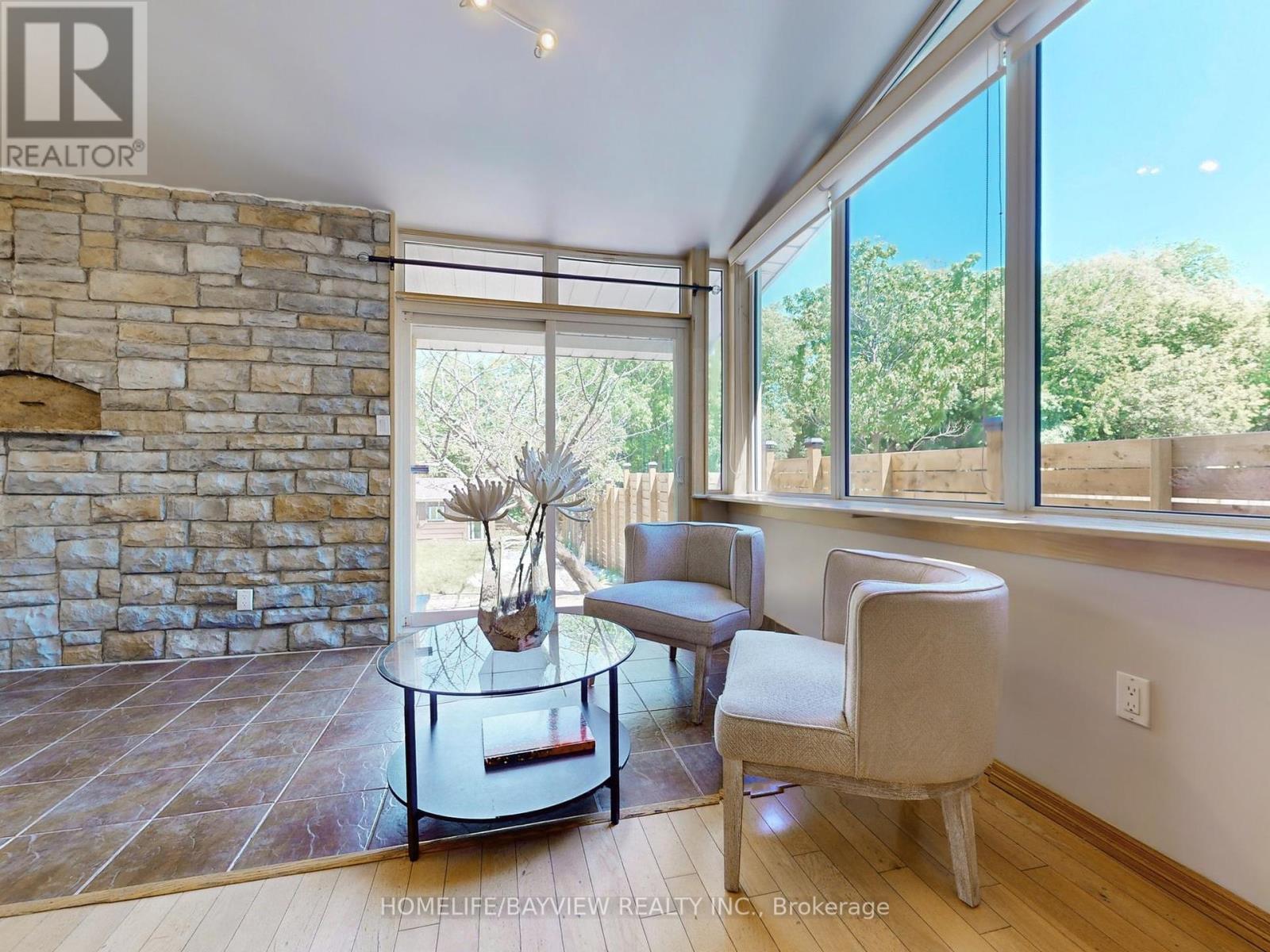 Photo 10 of 123 Kersey Crescent, Richmond Hill ON