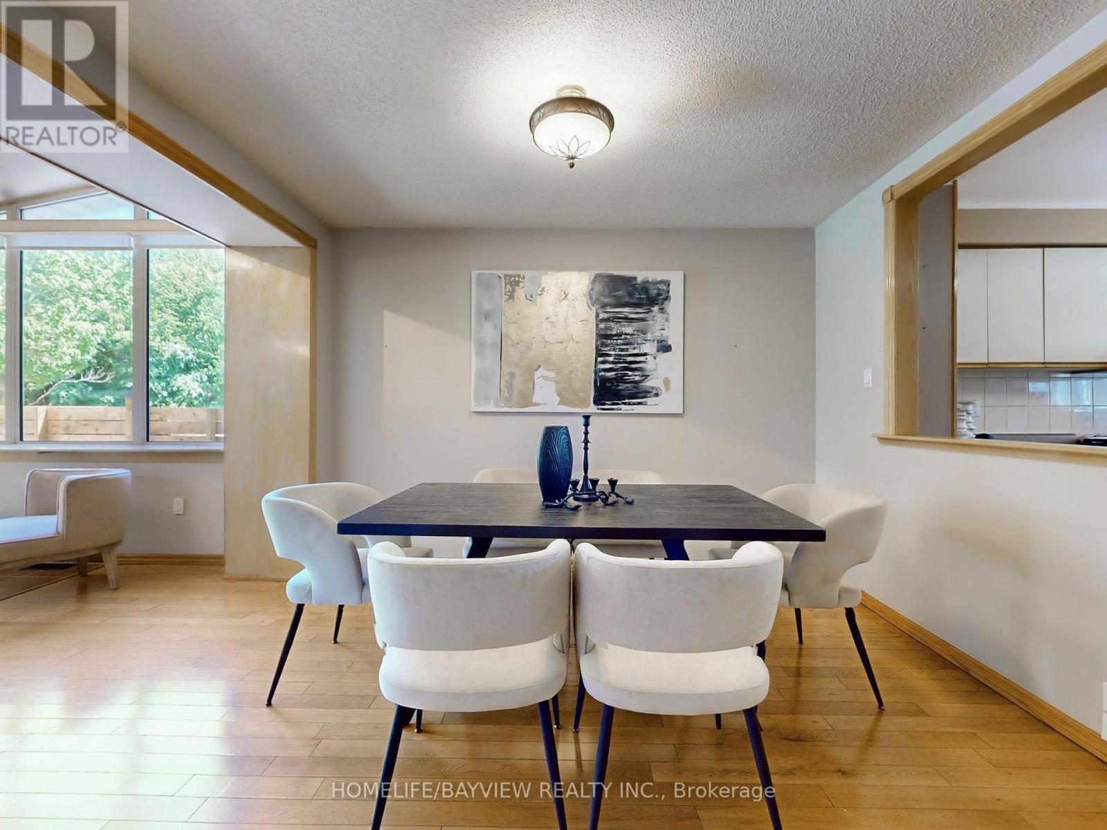 Photo 11 of 123 Kersey Crescent, Richmond Hill ON