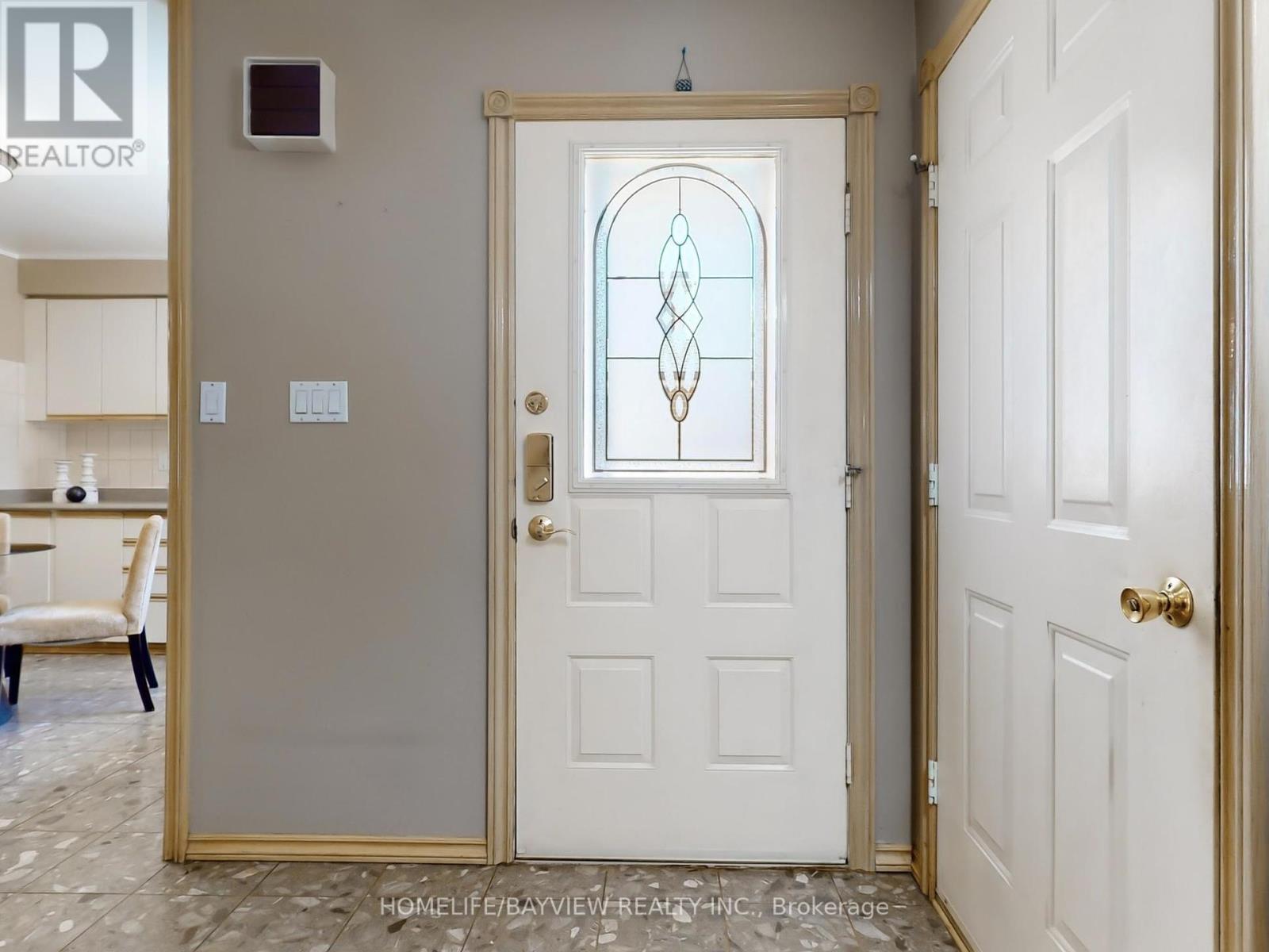 Photo 16 of 123 Kersey Crescent, Richmond Hill ON