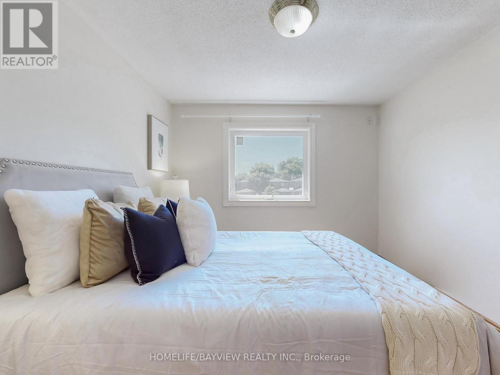 Photo 18 of 123 Kersey Crescent, Richmond Hill ON