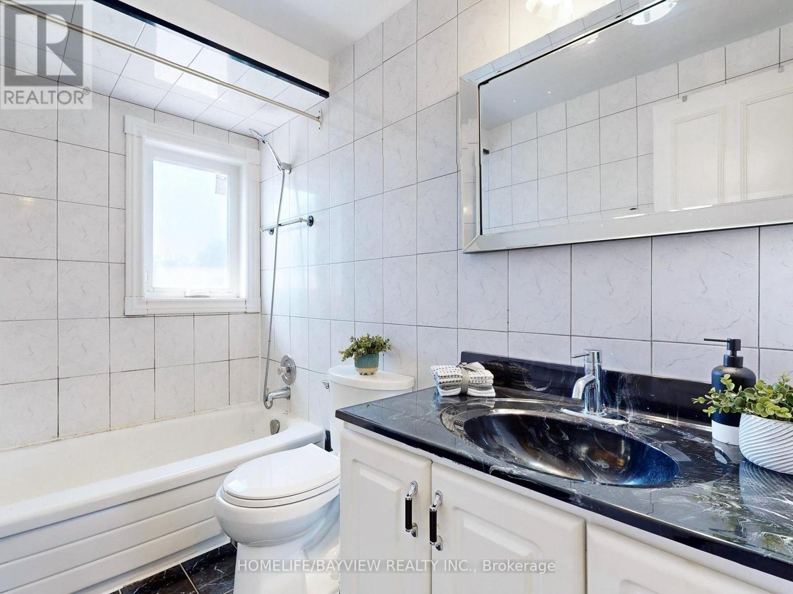 Photo 25 of 123 Kersey Crescent, Richmond Hill ON