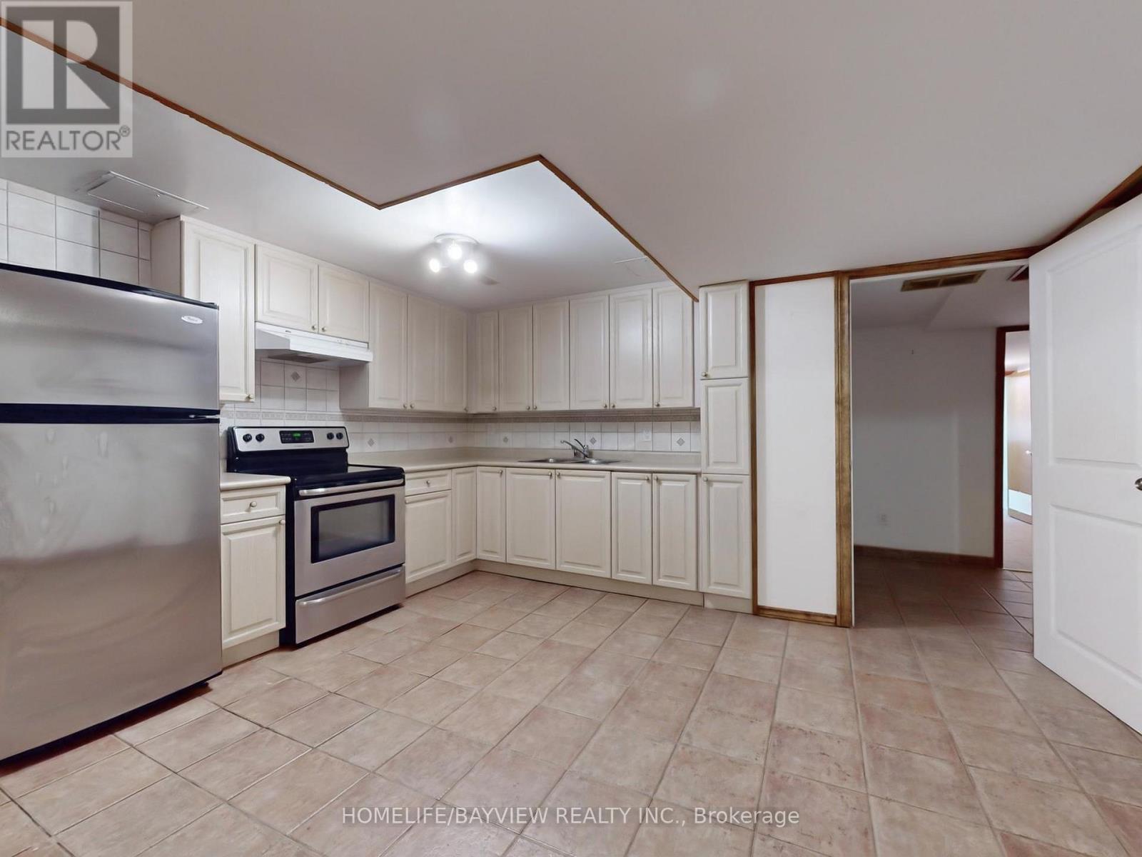 Photo 27 of 123 Kersey Crescent, Richmond Hill ON