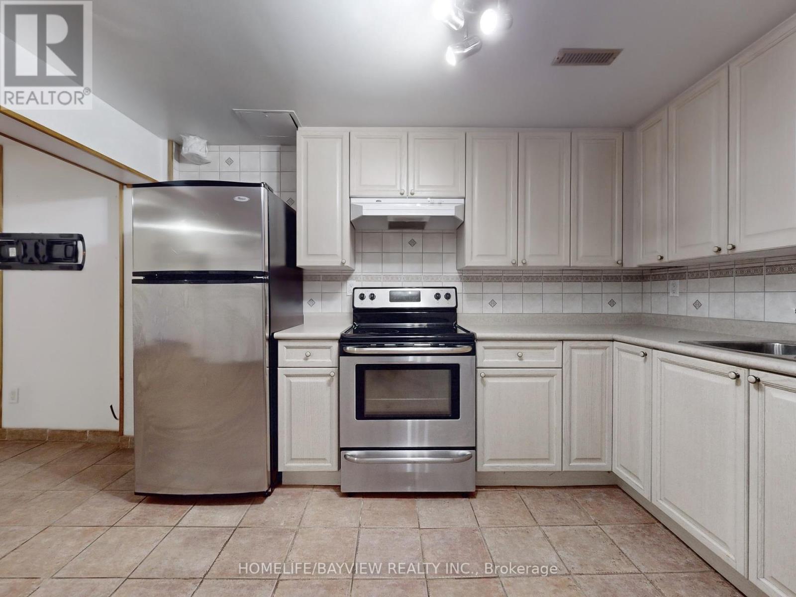 Photo 28 of 123 Kersey Crescent, Richmond Hill ON