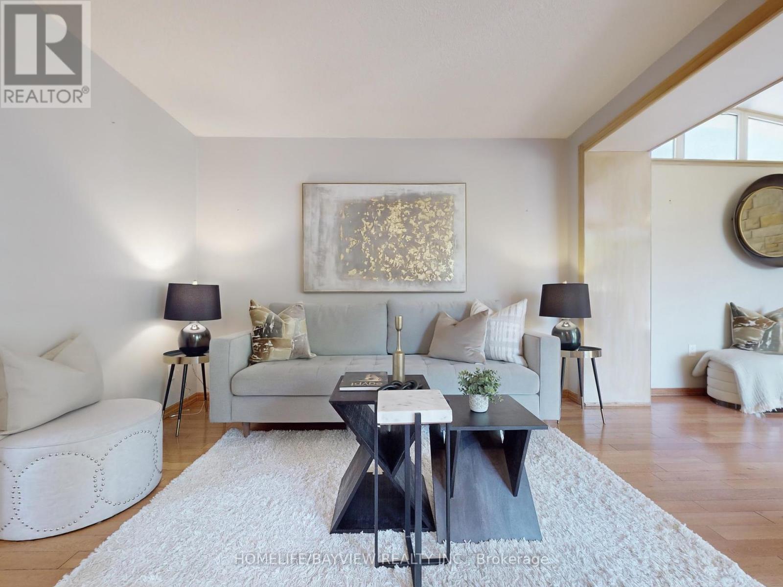 Photo 4 of 123 Kersey Crescent, Richmond Hill ON