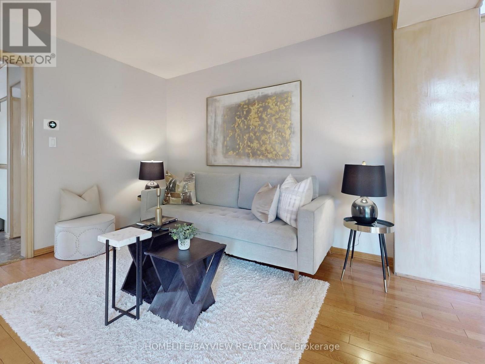 Photo 5 of 123 Kersey Crescent, Richmond Hill ON
