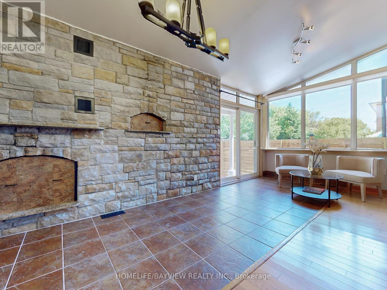 Photo 7 of 123 Kersey Crescent, Richmond Hill ON