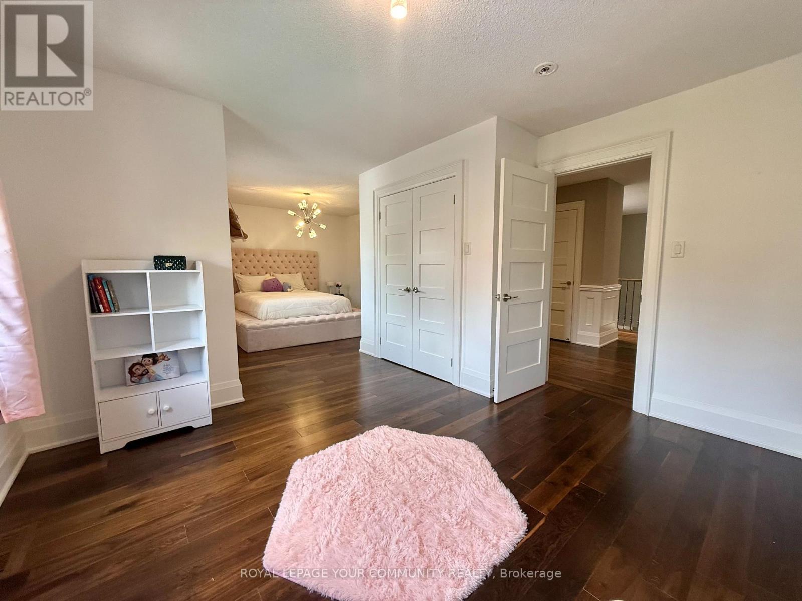 Photo 15 of 20 White Lodge Crescent, Richmond Hill ON