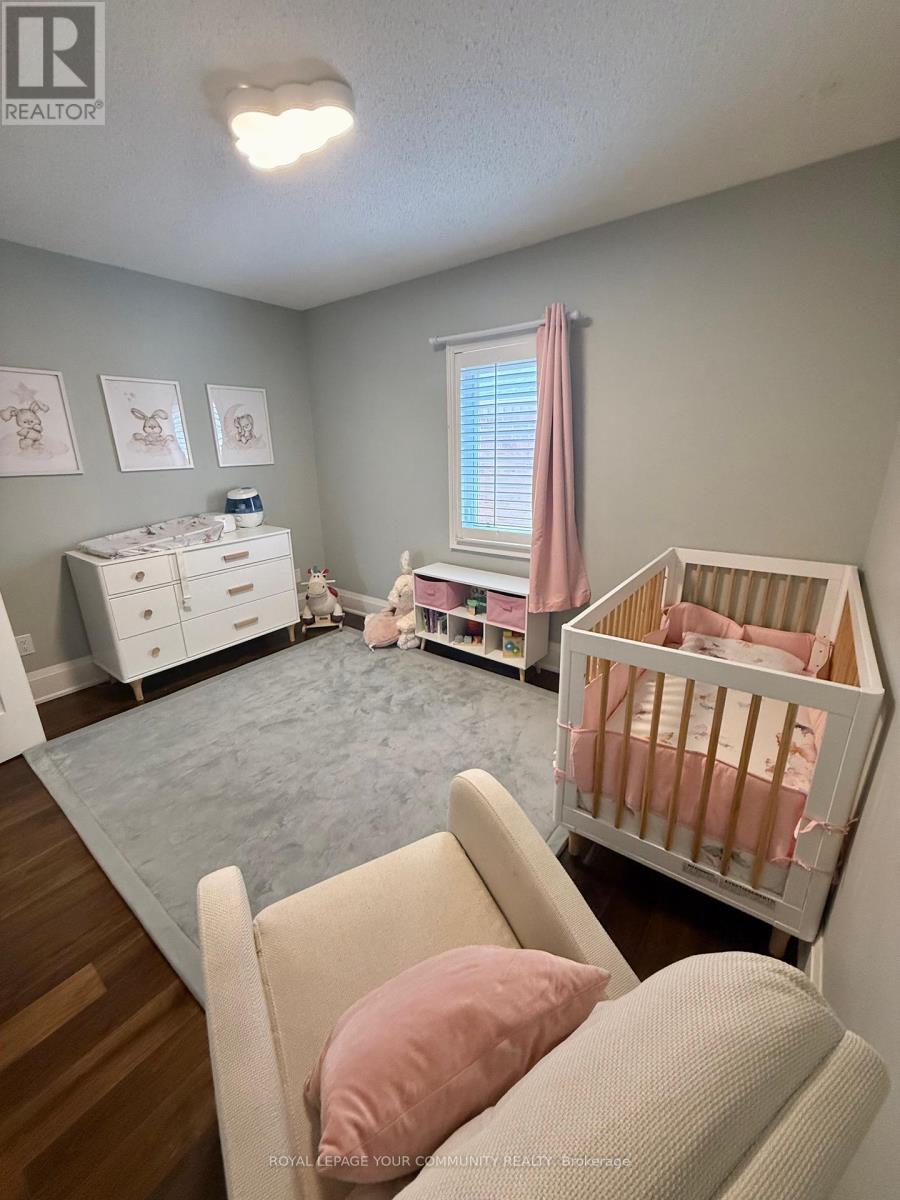 Photo 17 of 20 White Lodge Crescent, Richmond Hill ON