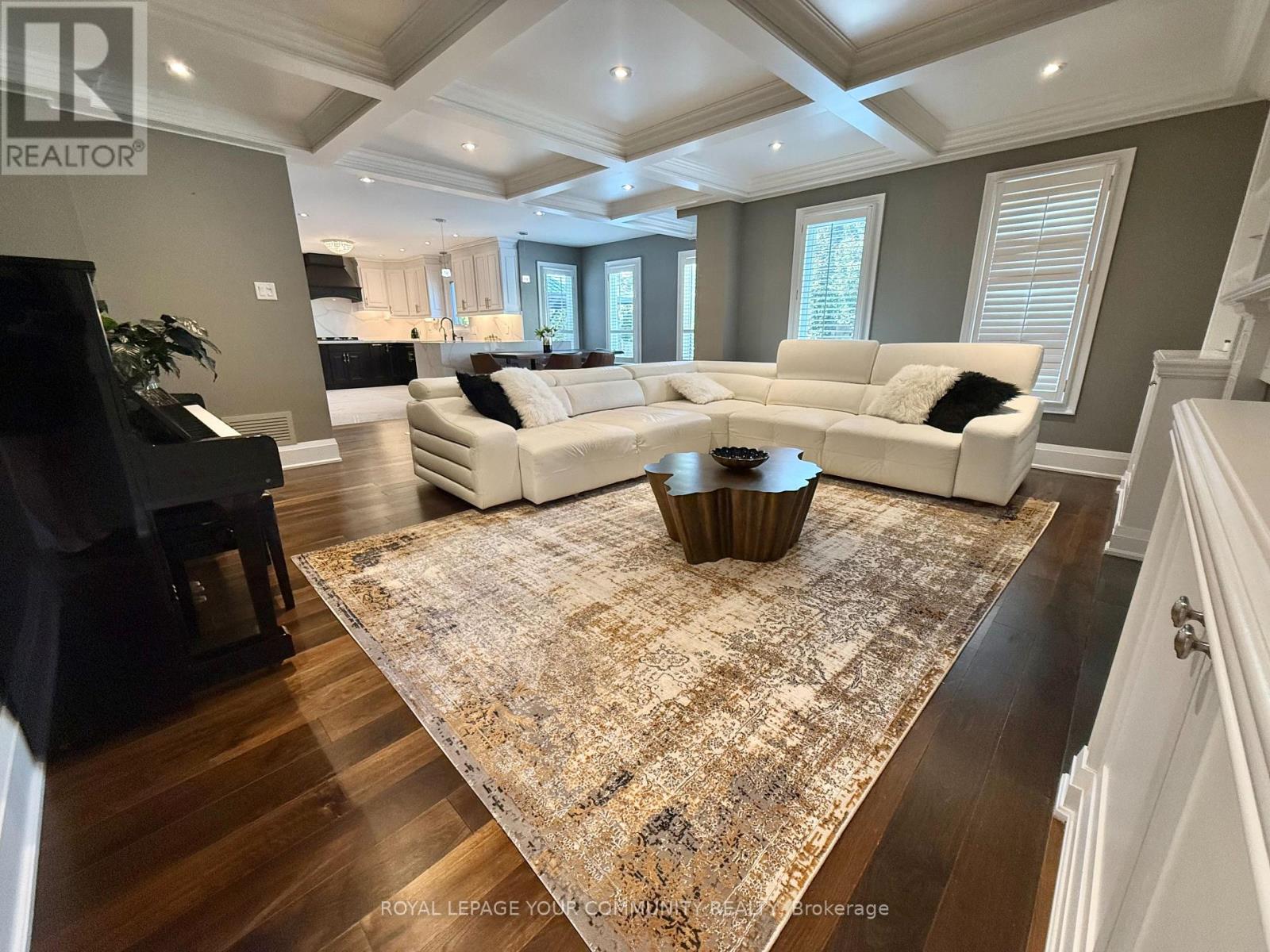 Photo 8 of 20 White Lodge Crescent, Richmond Hill ON