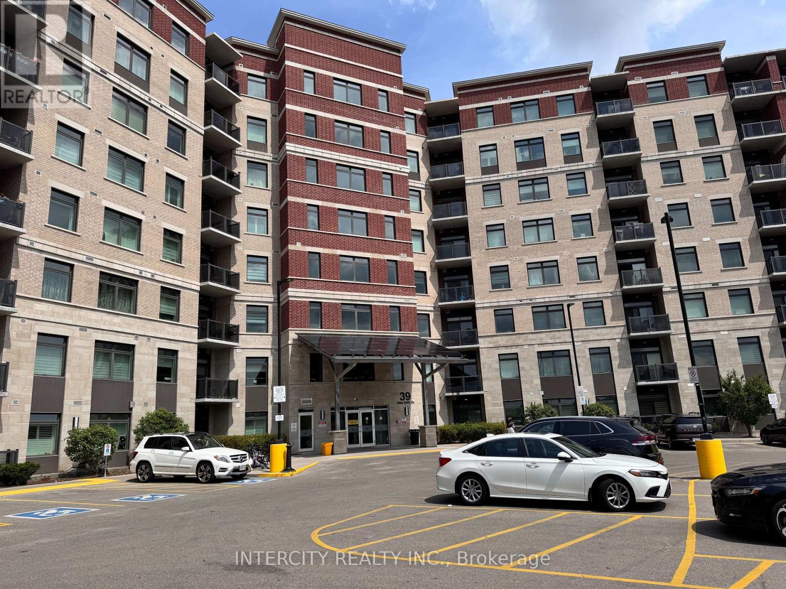 Photo 4 of 412 39 New Delhi Drive, Markham ON