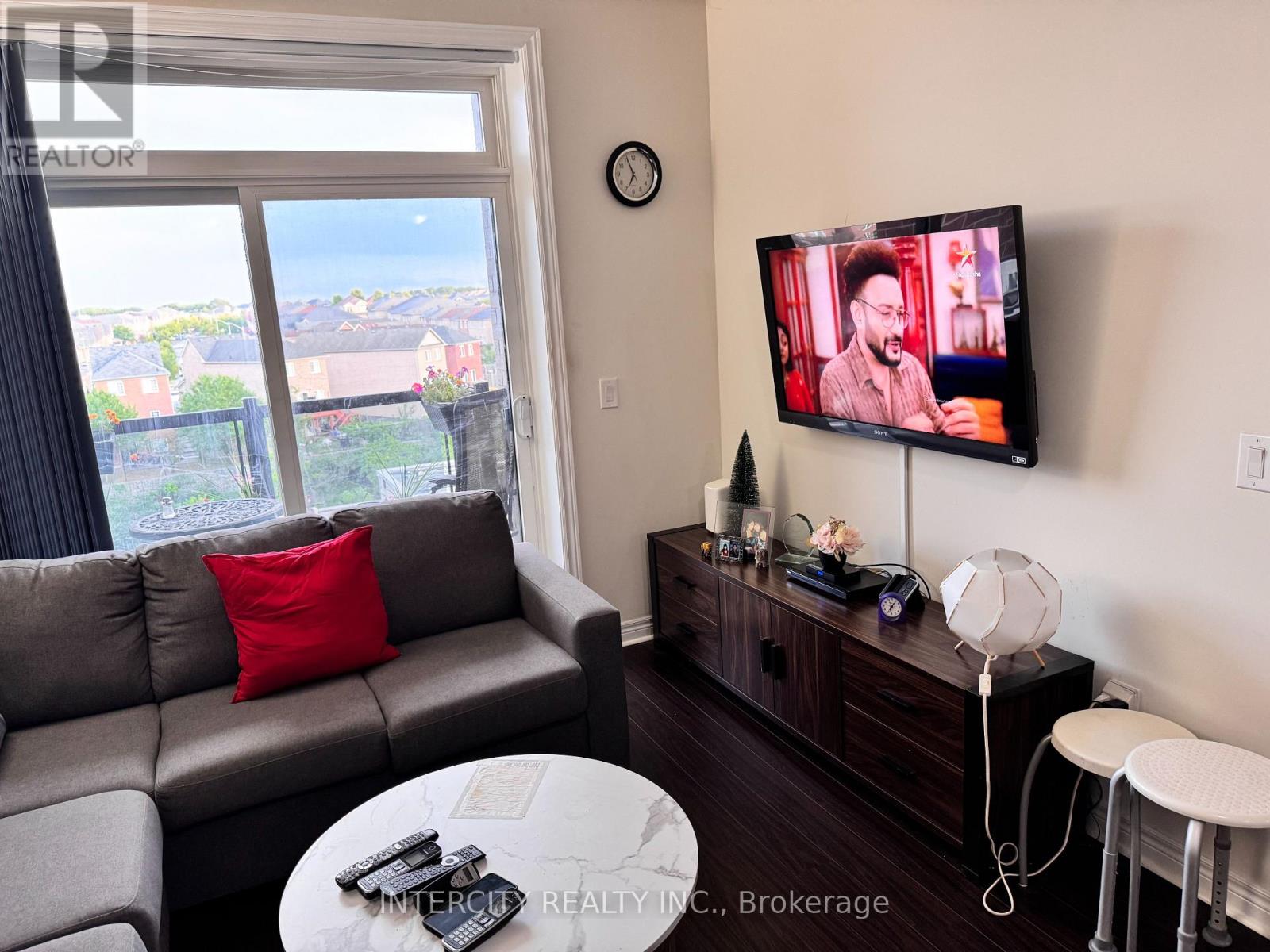 Photo 6 of 412 39 New Delhi Drive, Markham ON