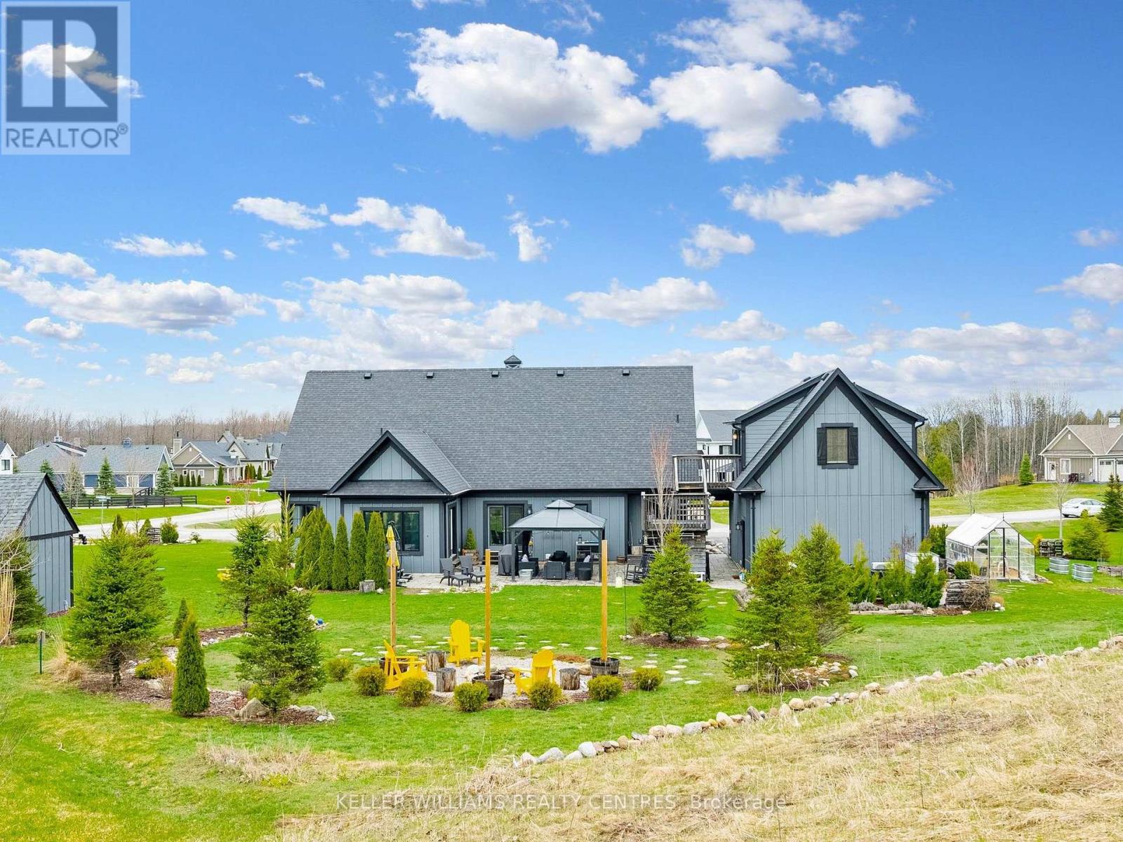 Photo 9 of 2 Thoroughbred Drive, Oromedonte ON