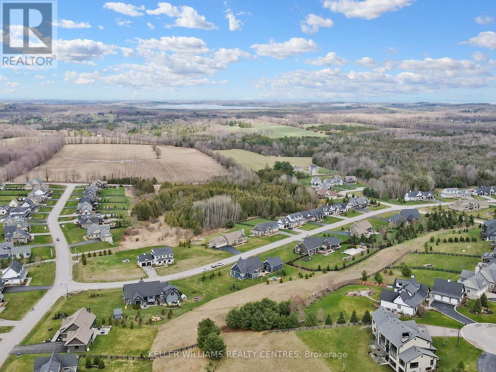 Photo 34 of 2 Thoroughbred Drive, Oromedonte ON